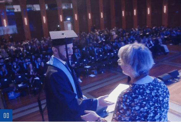 WHU 非全日制 MBA 毕业生参加毕业典礼